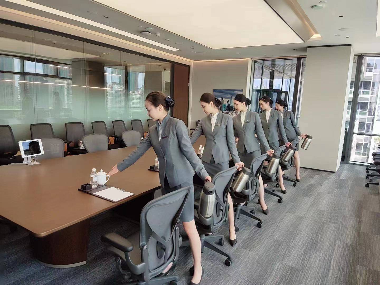 搭建校企橋梁，滬超會務服務助力鄭州經貿學子高質量就業